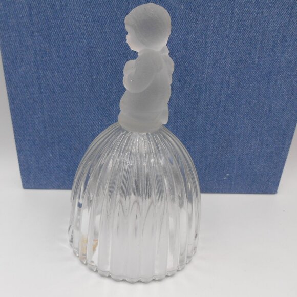 VINTAGE 1978 GOEBEL ANNUAL GLASS CRYSTAL BELL PRAYING GIRL WEST GERMANY HUMMEL - Picture 5 of 15
